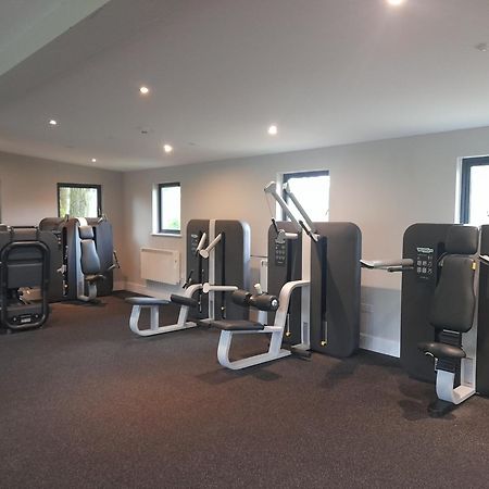 Crow'S Nest Penthouse Apartment With Free Spa Access Somerford Keynes Eksteriør billede