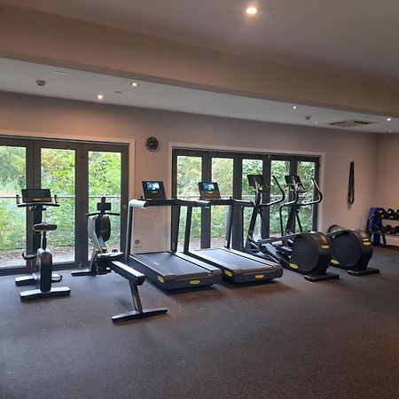 Crow'S Nest Penthouse Apartment With Free Spa Access Somerford Keynes Eksteriør billede