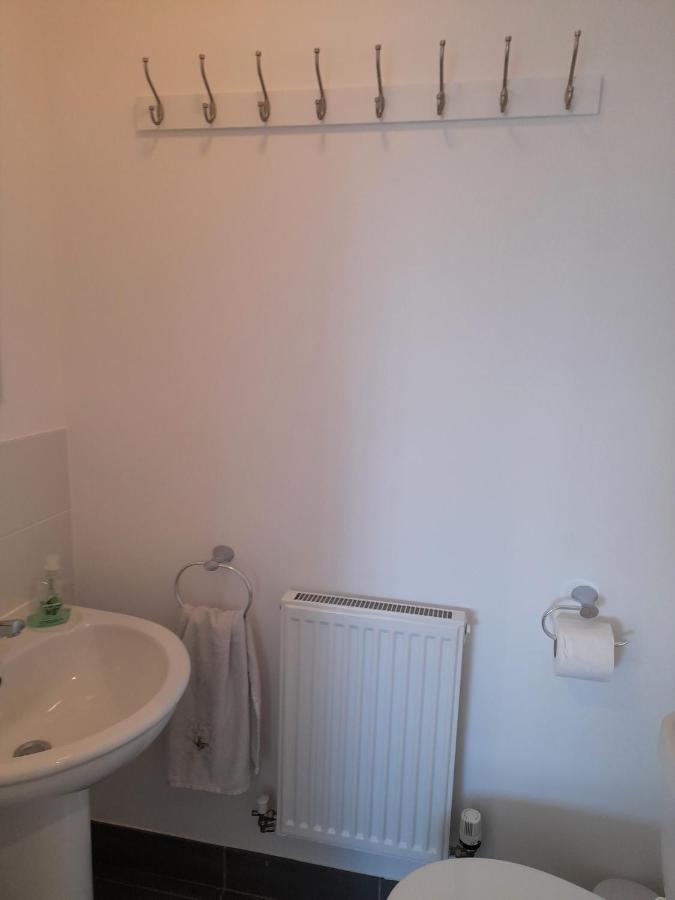 Crow'S Nest Penthouse Apartment With Free Spa Access Somerford Keynes Eksteriør billede